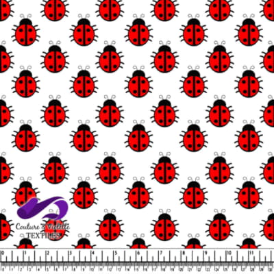 Motif de coccinelles rouges et noires sur fond blanc