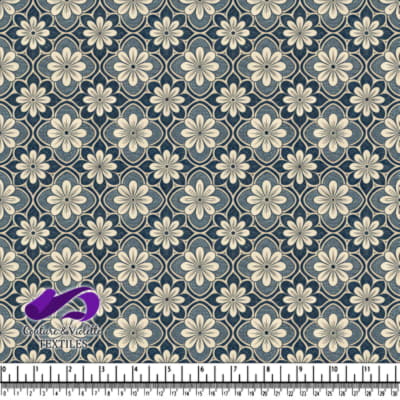 Motif floral vintage avec des fleurs crème