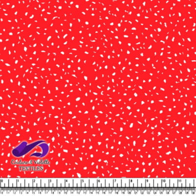 Tissu rouge avec motif de petites feuilles blanches éparpillées