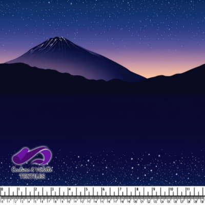 Montagne enneigée sous une nuit étoilée