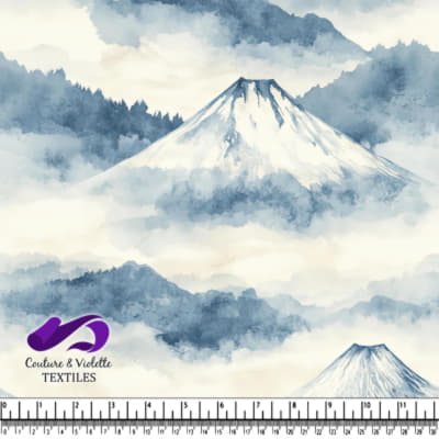 Paysage Montagnard Serein en Style Aquarelle Brumeuse